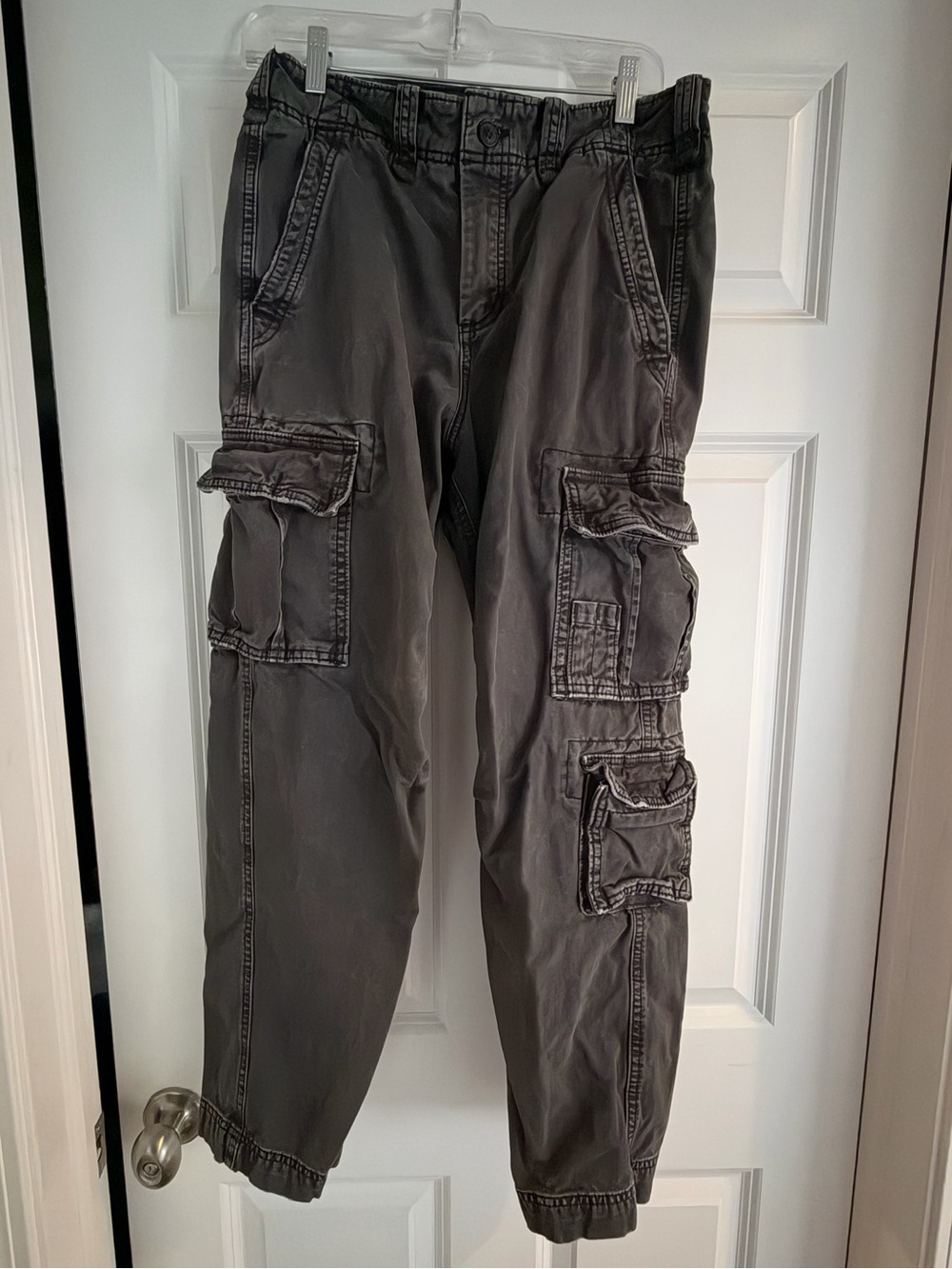 Abercrombie & Fitch Men's Loose Cargo Pants in Charcoal 30 x 30